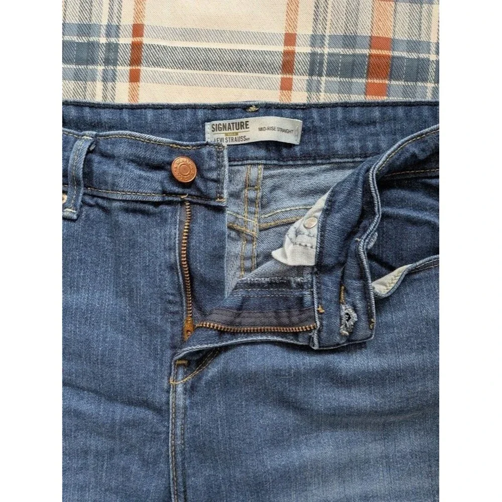 Women's Levi's Jeans Size 10 Long | Straight Leg, Mid Rise, Signature Gold label - Picture 4 of 10